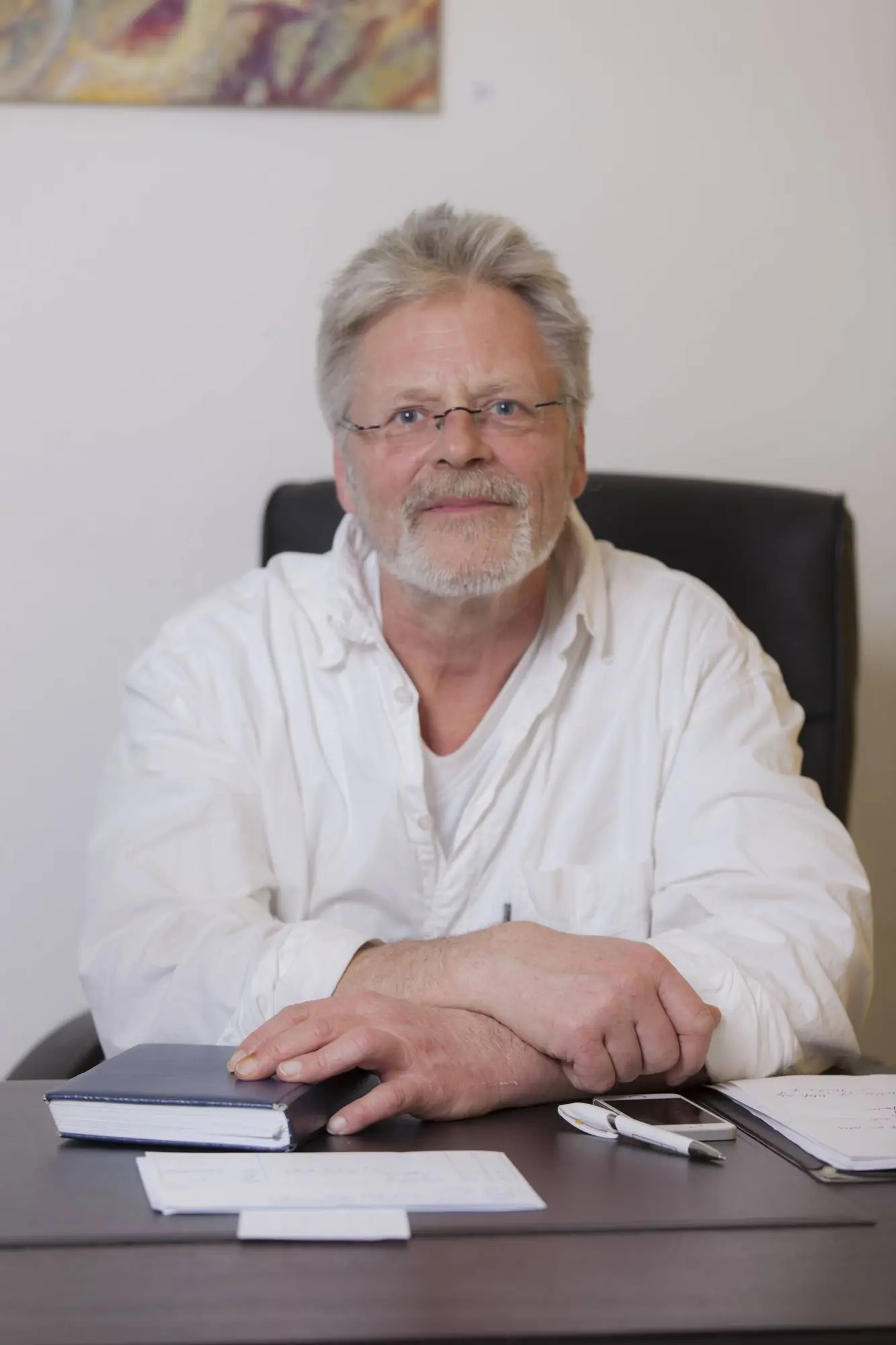 Jörg Pantel am Schreibtisch